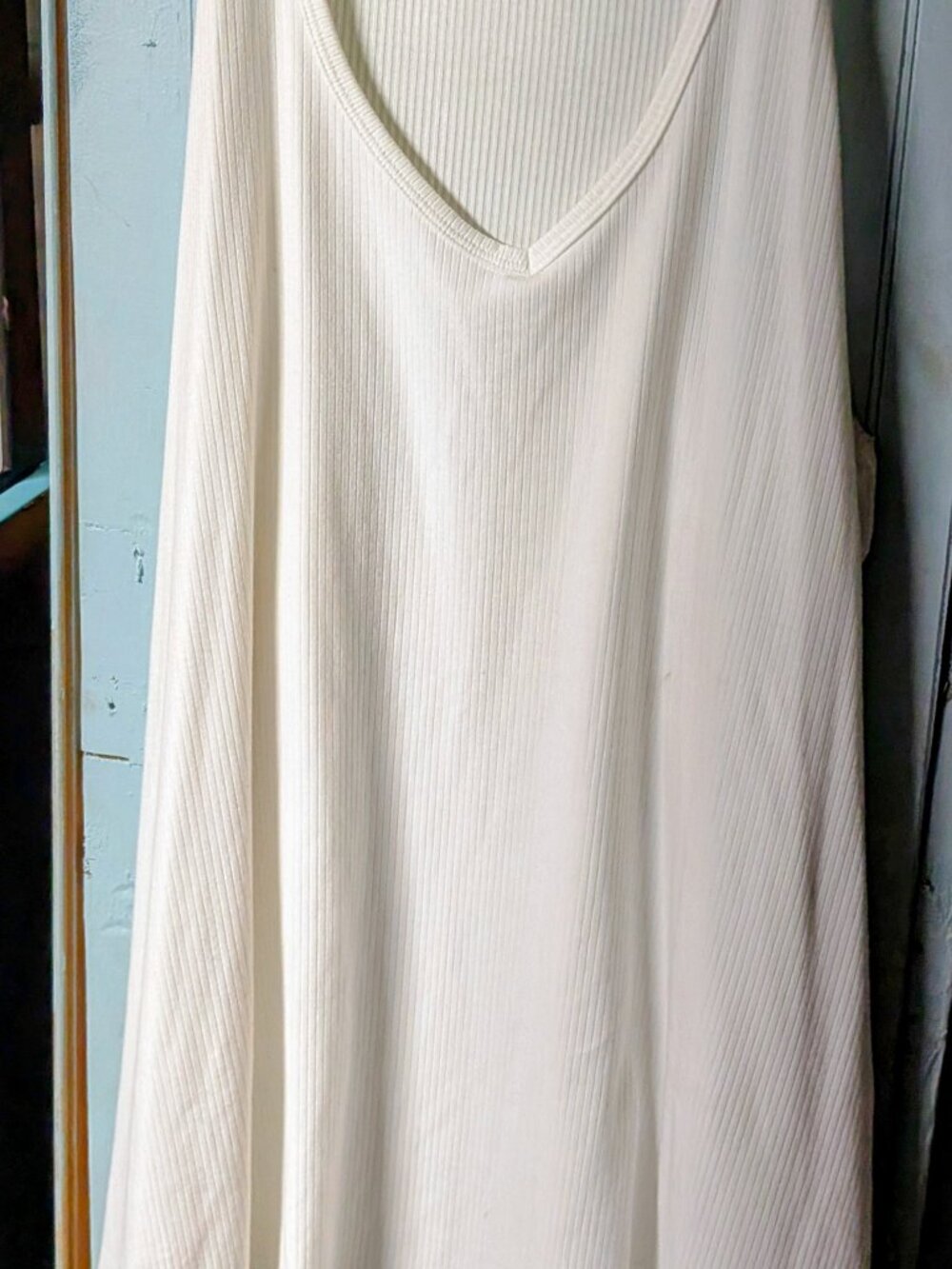 Super soft Torrid v-neck tank ribbed